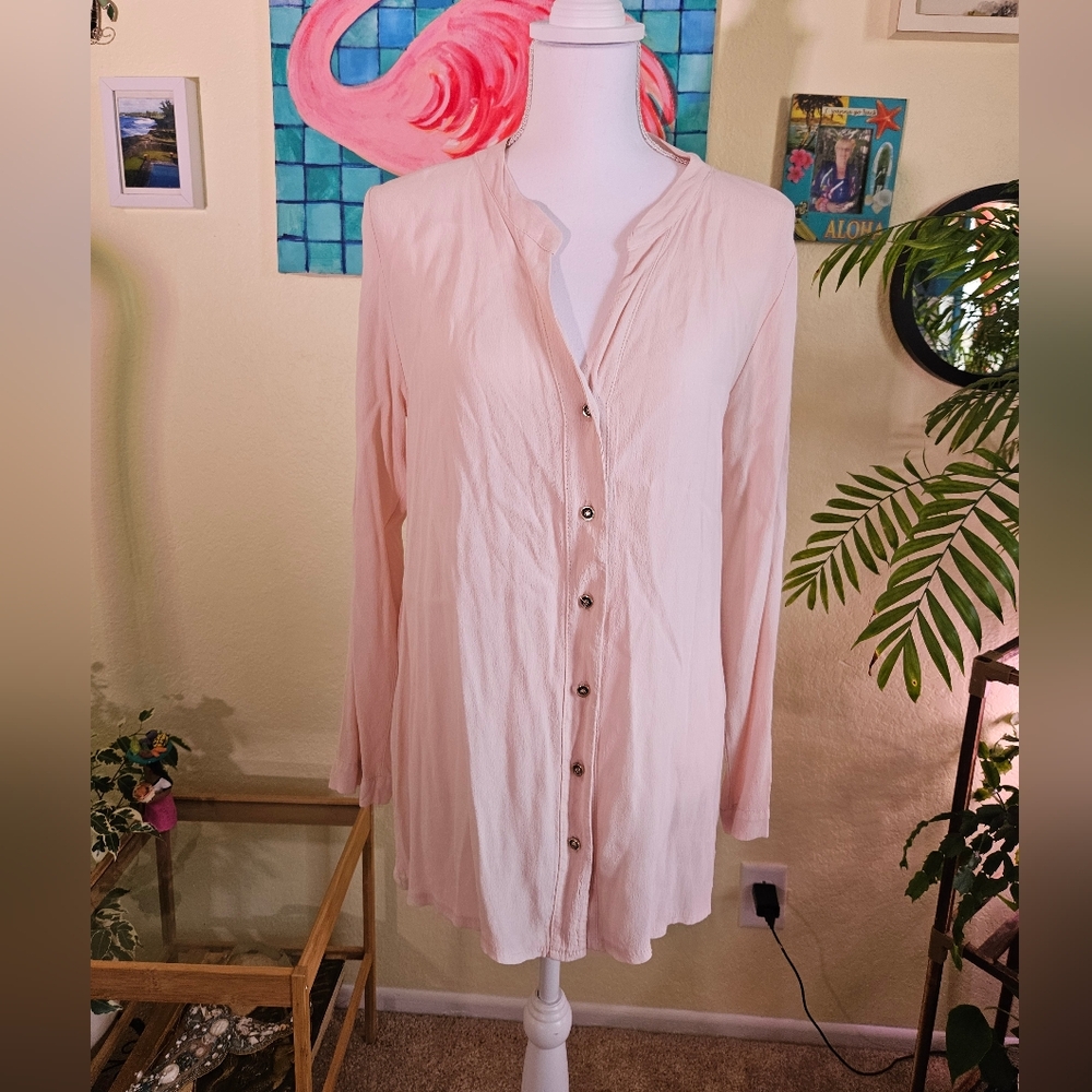 Pistache Light Pink Long-Sleeve Button Front Women's Top